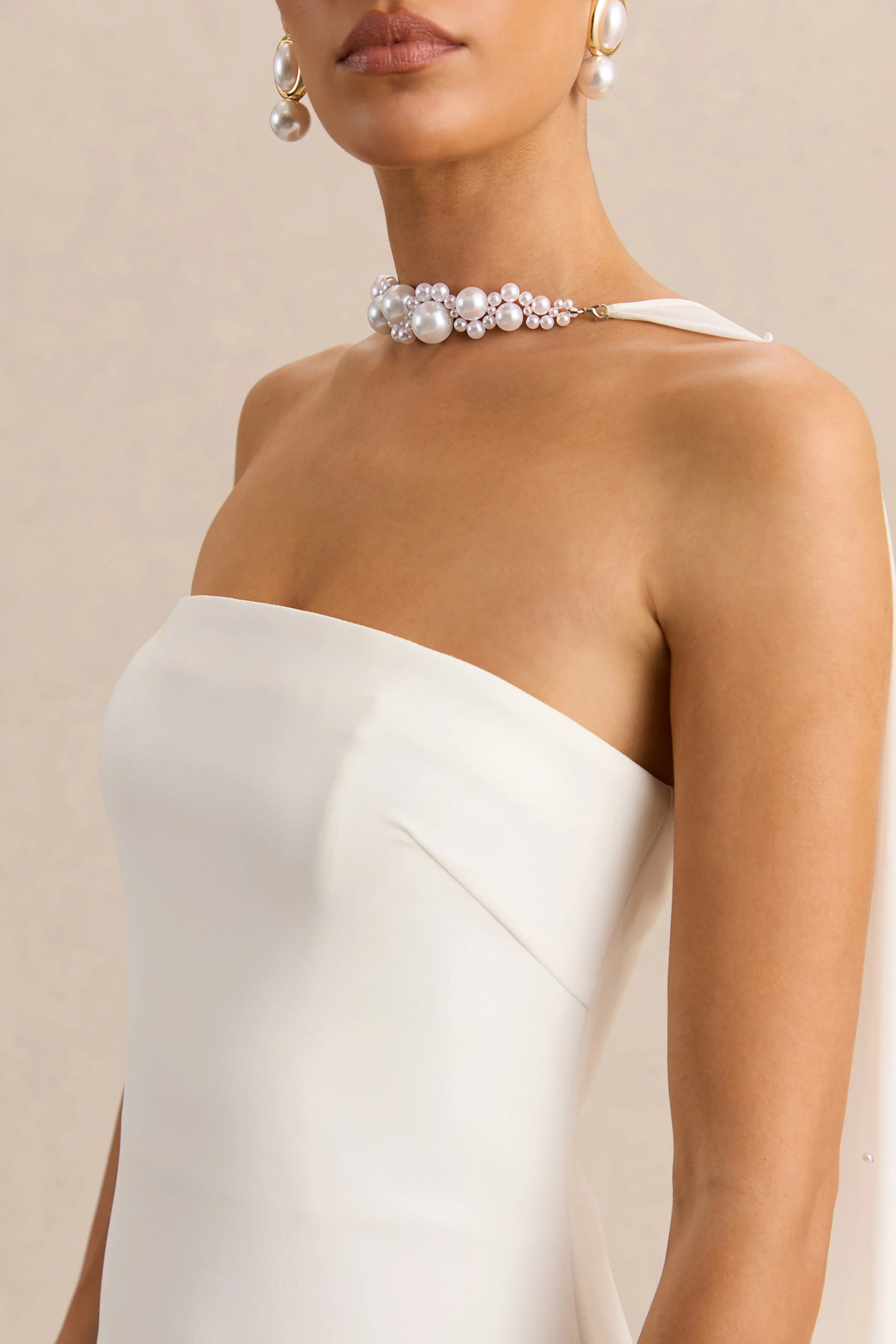 Alina | Witte Bandeau Maxi-Jurk Met Cape - Image 9