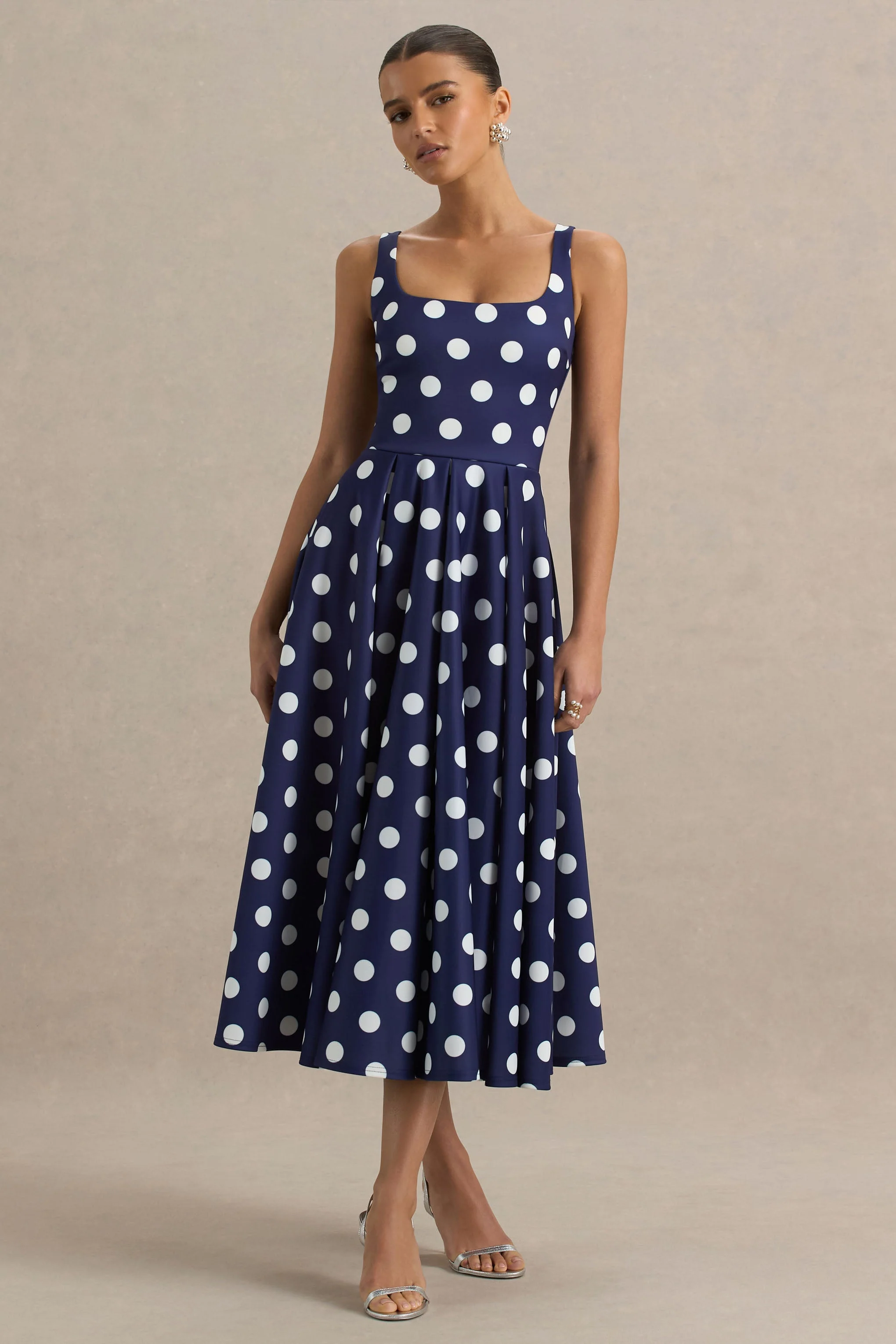 Berta | Marineblauwe En Witte Stippen Print Vierkante Hals Midi Jurk - Image 4