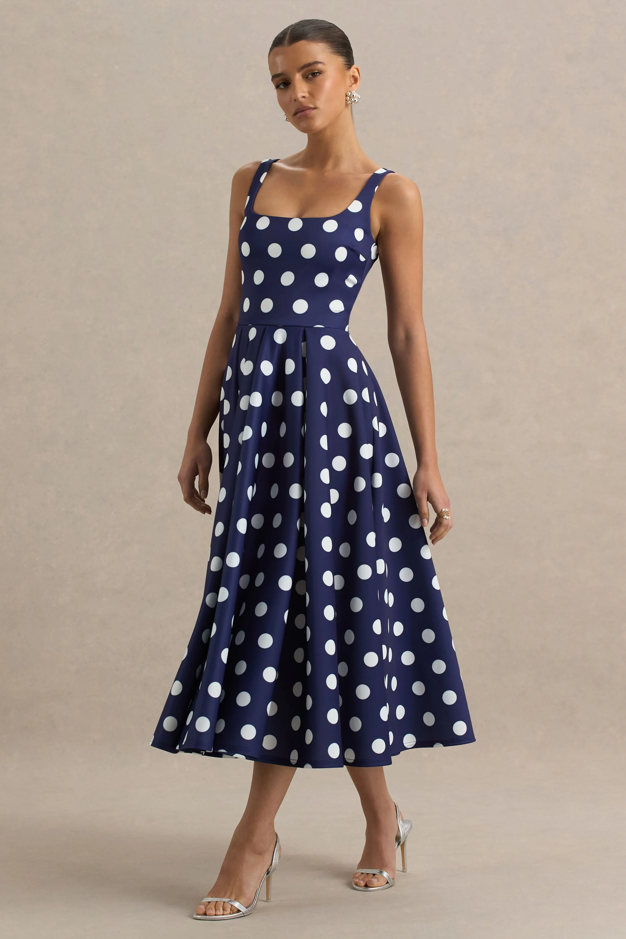 Berta | Marineblauwe En Witte Stippen Print Vierkante Hals Midi Jurk - Image 5