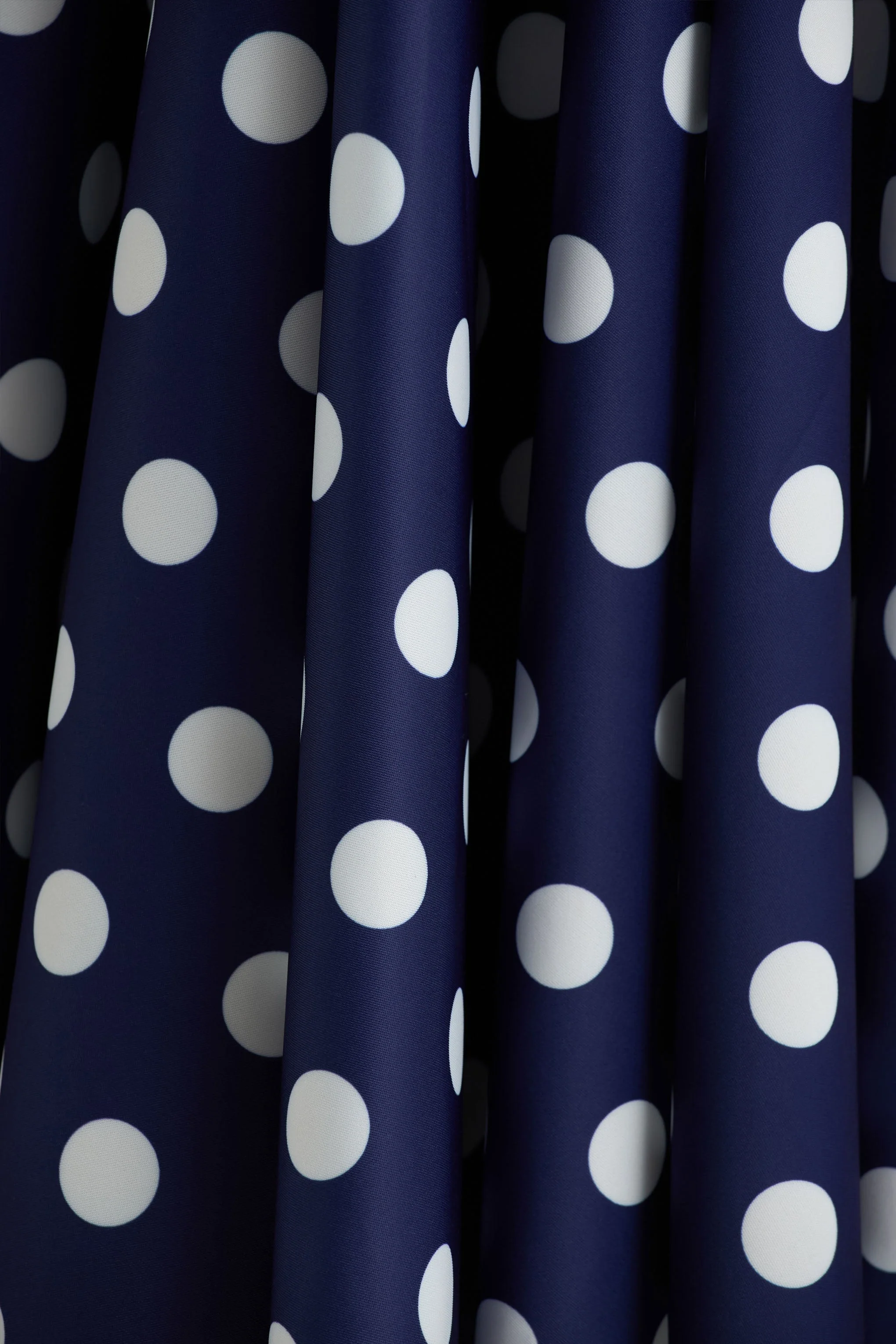 Berta | Marineblauwe En Witte Stippen Print Vierkante Hals Midi Jurk - Image 7