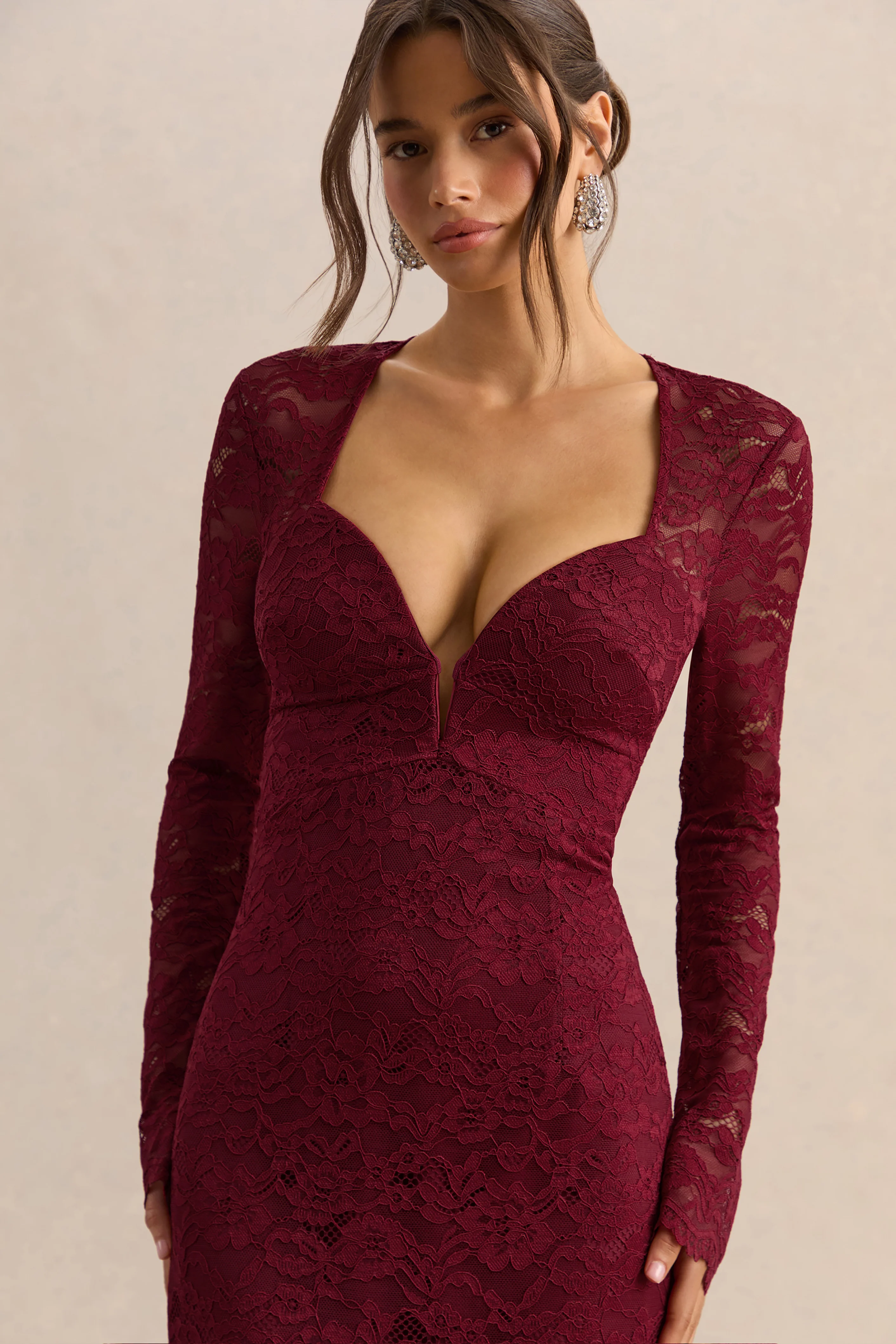 Camilly | Bordeaux Kant Diepe V-Hals Mermaid Midi Jurk - Image 7