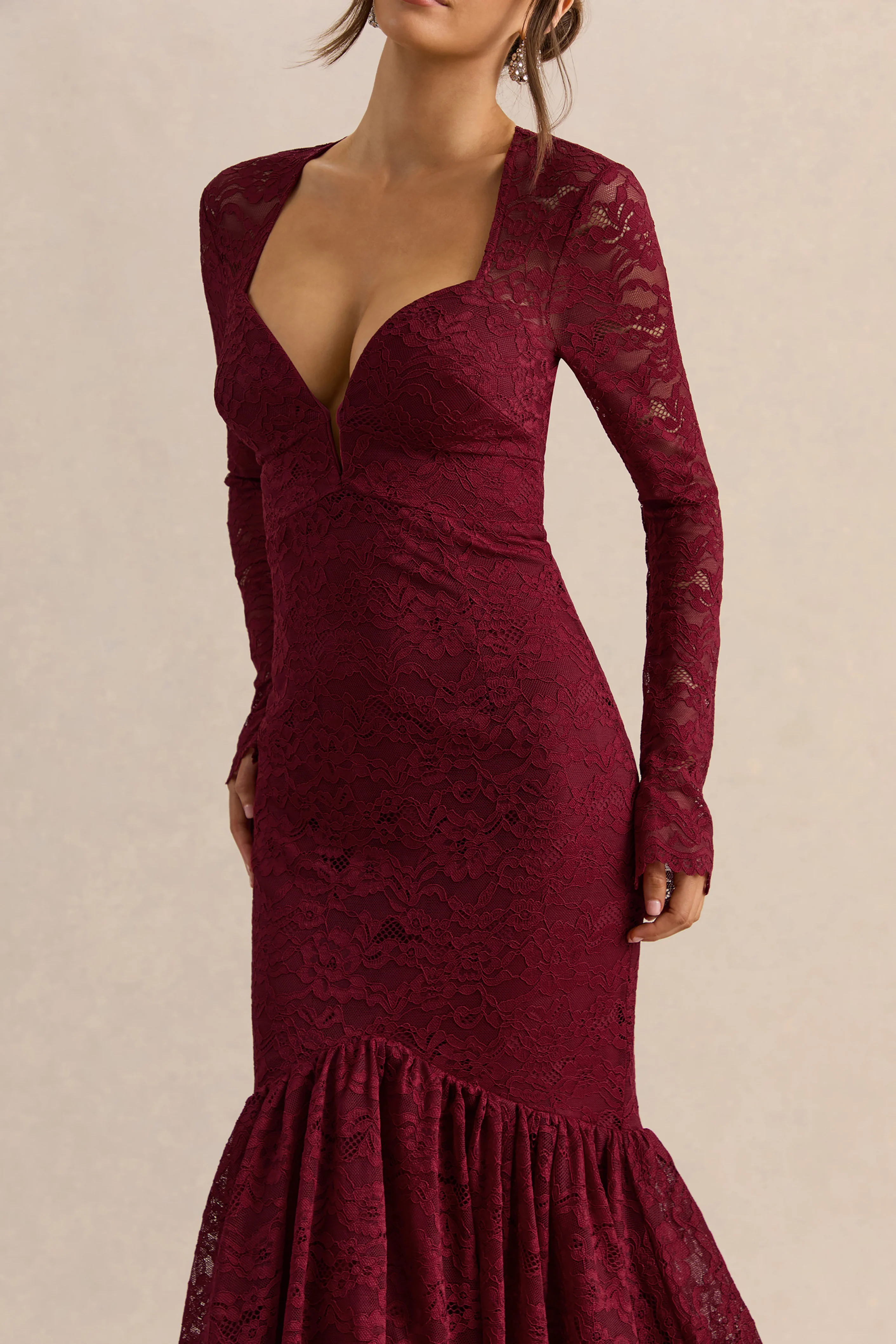 Camilly | Bordeaux Kant Diepe V-Hals Mermaid Midi Jurk - Image 8