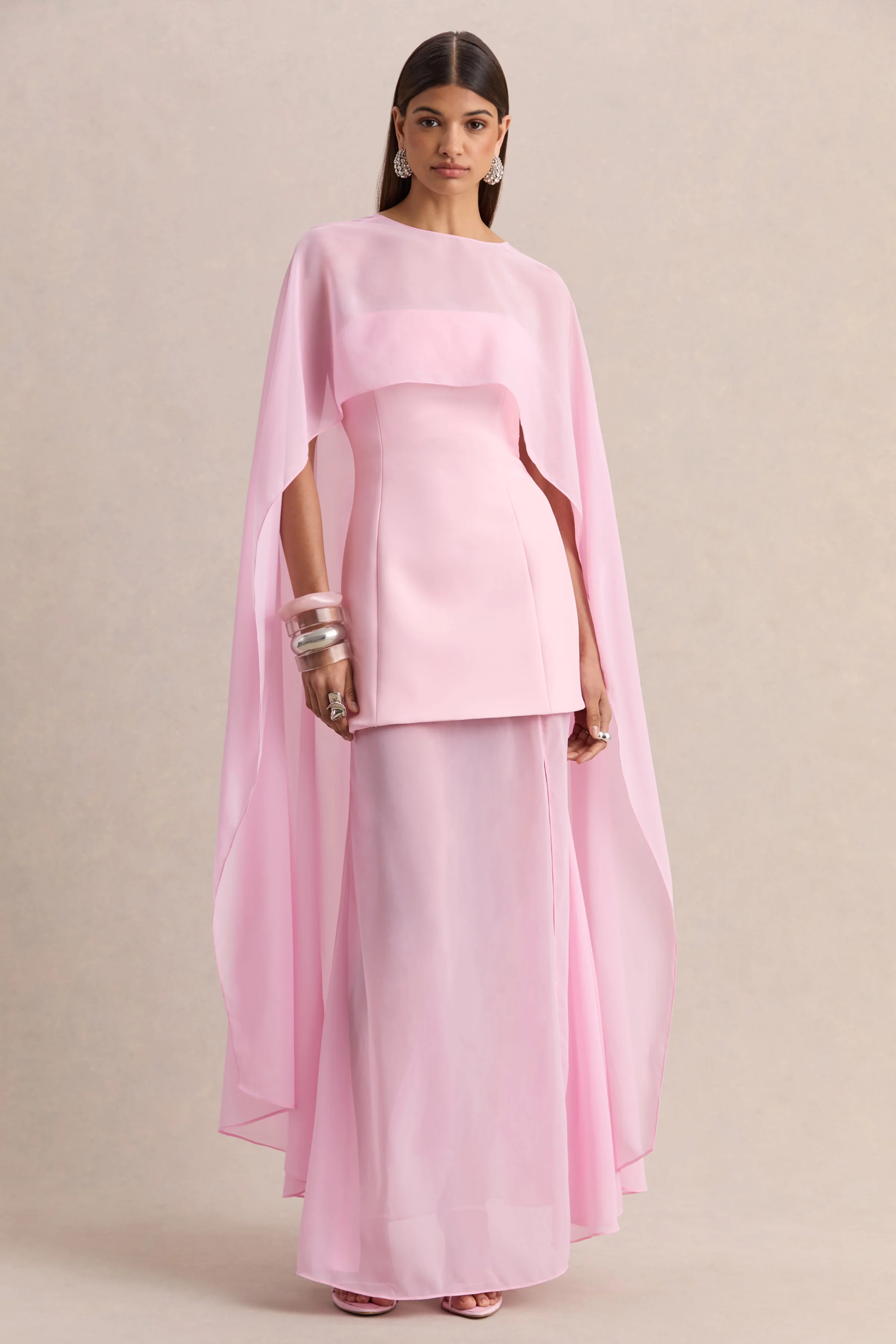 Chessa | Licht Roze Boot Hals Maxi Jurk With Doorschijnende Cape