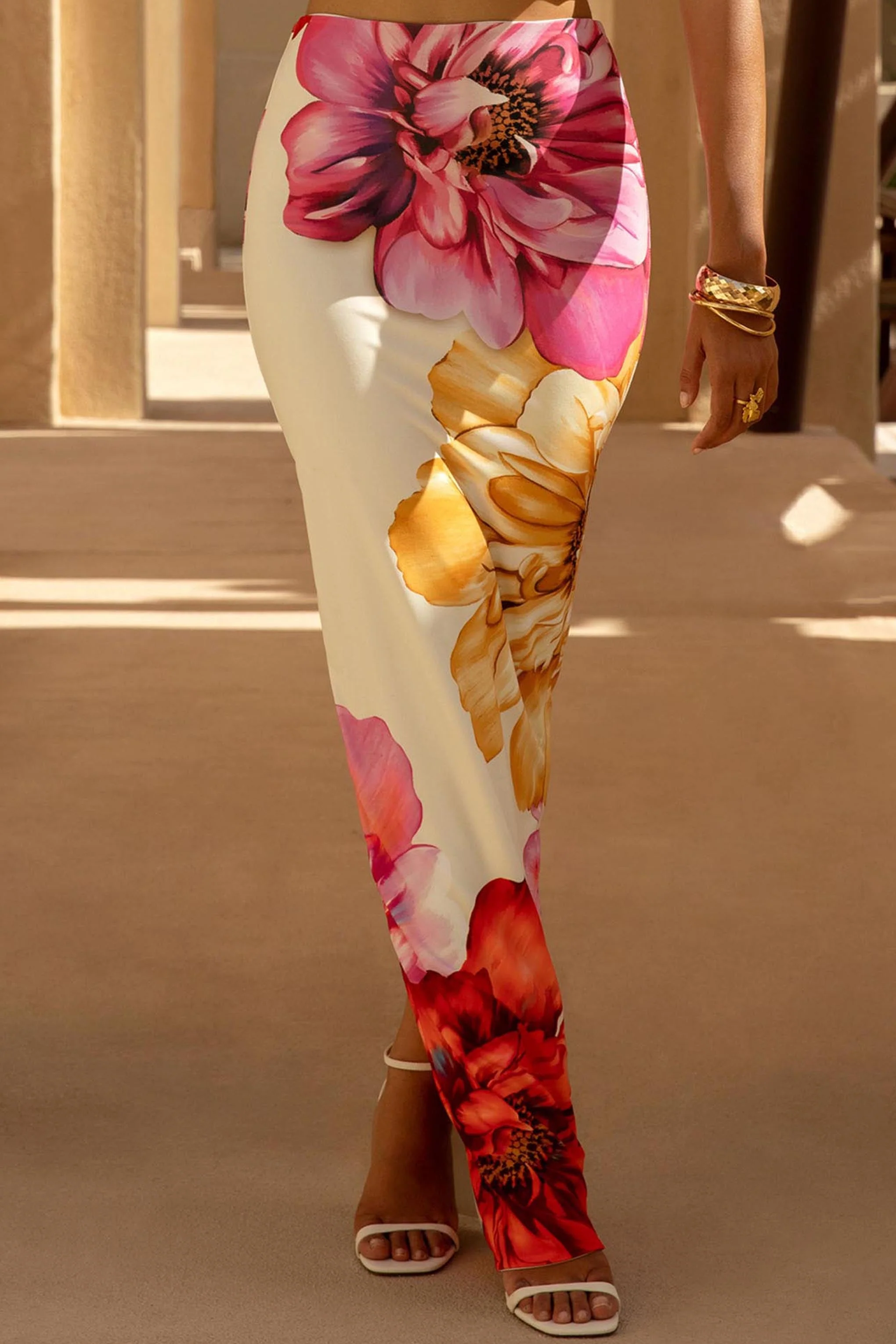 Clara | Grote Multi Bloemenprint Plaatsing Maxi Rok - Image 3