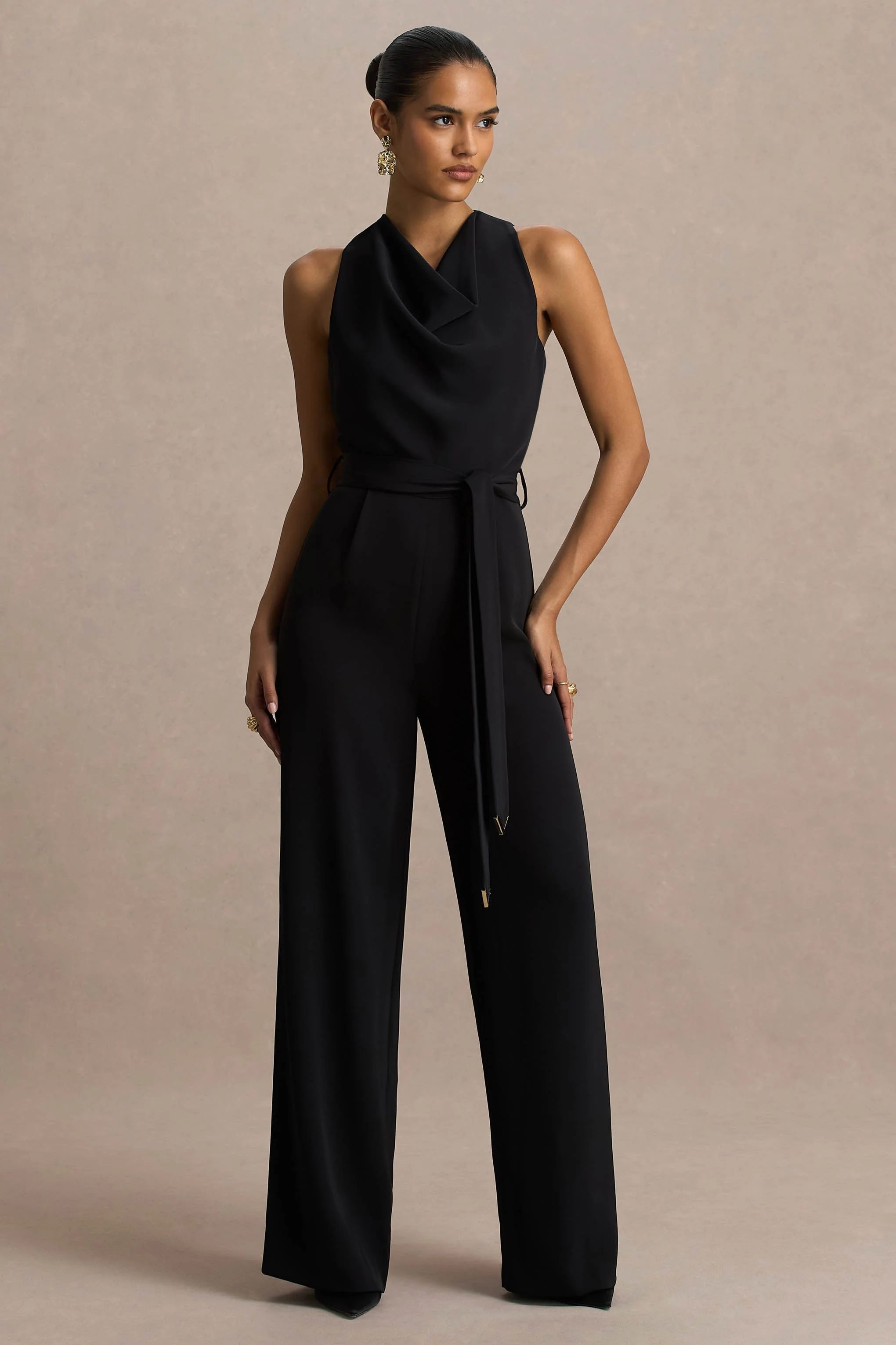 Corina | Zwarte Draperend Hals Jumpsuit Met Geknoopte detail - Image 4