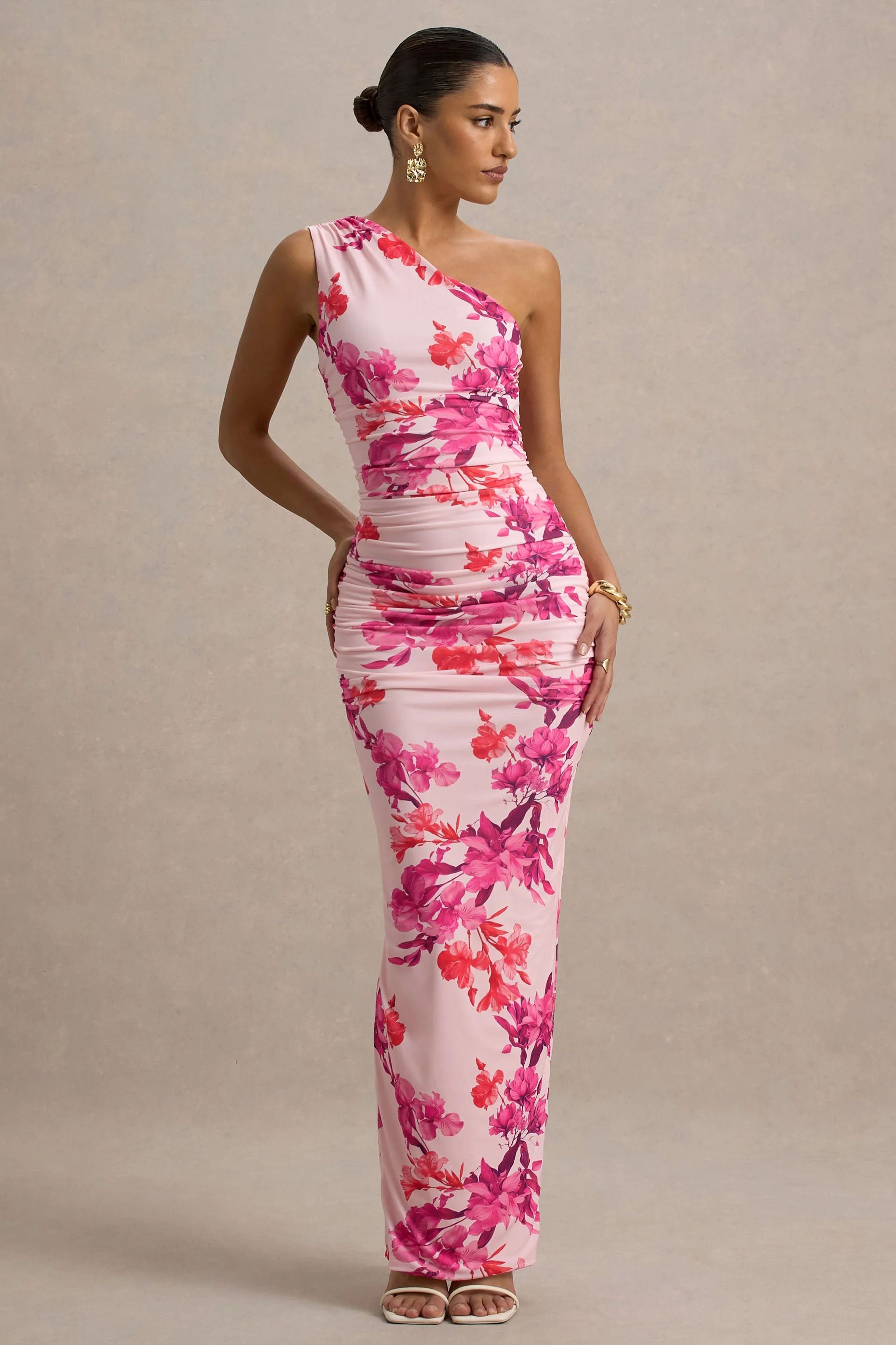 Dalarie | Roze En Oranje Bloemenprint Gerimpeld Maxi Jurk Met Blote Schouder - Image 5