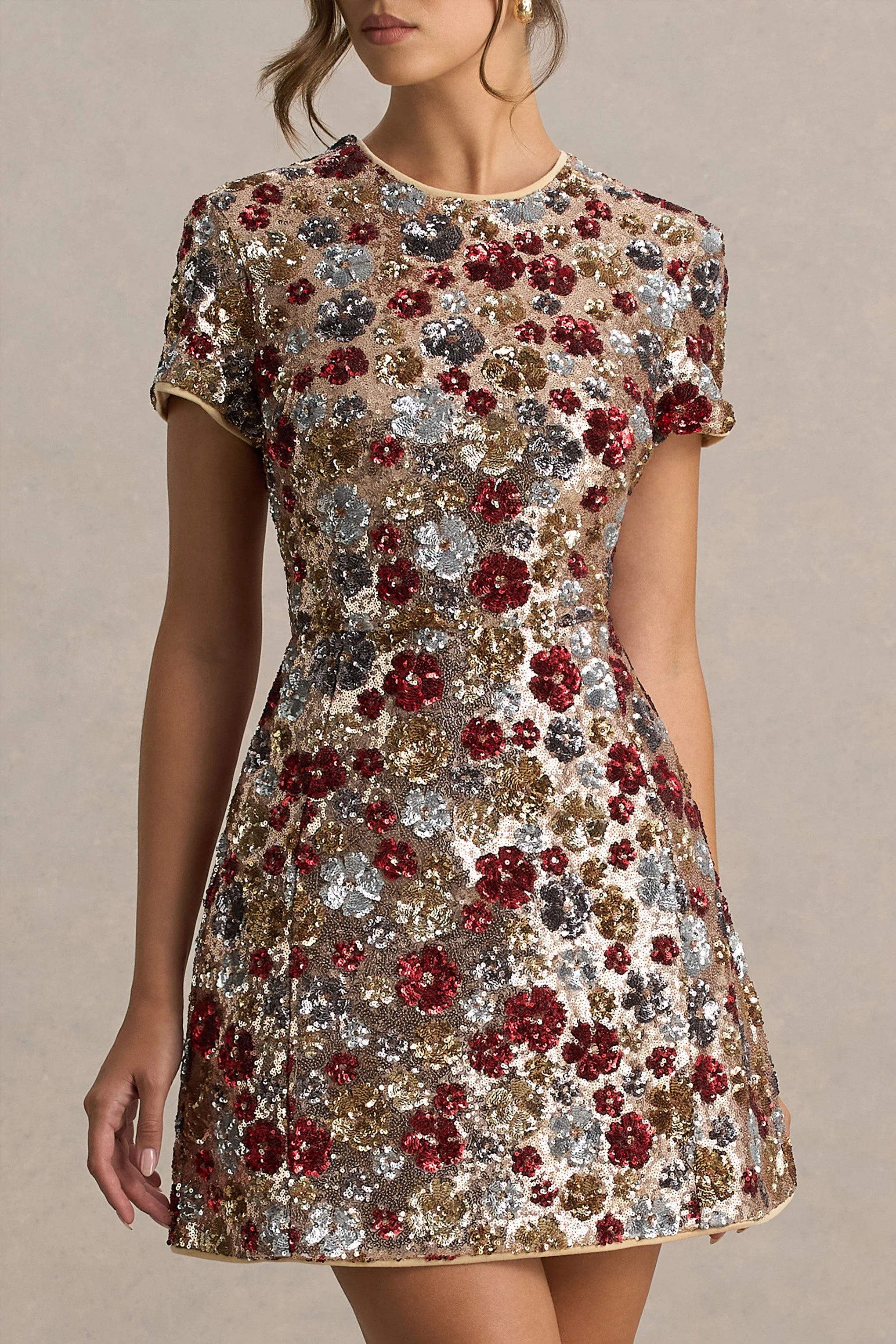 Eira | Rode bloemen Pailletten Versierde Mini Jurk Met Ronde Hals - Image 3