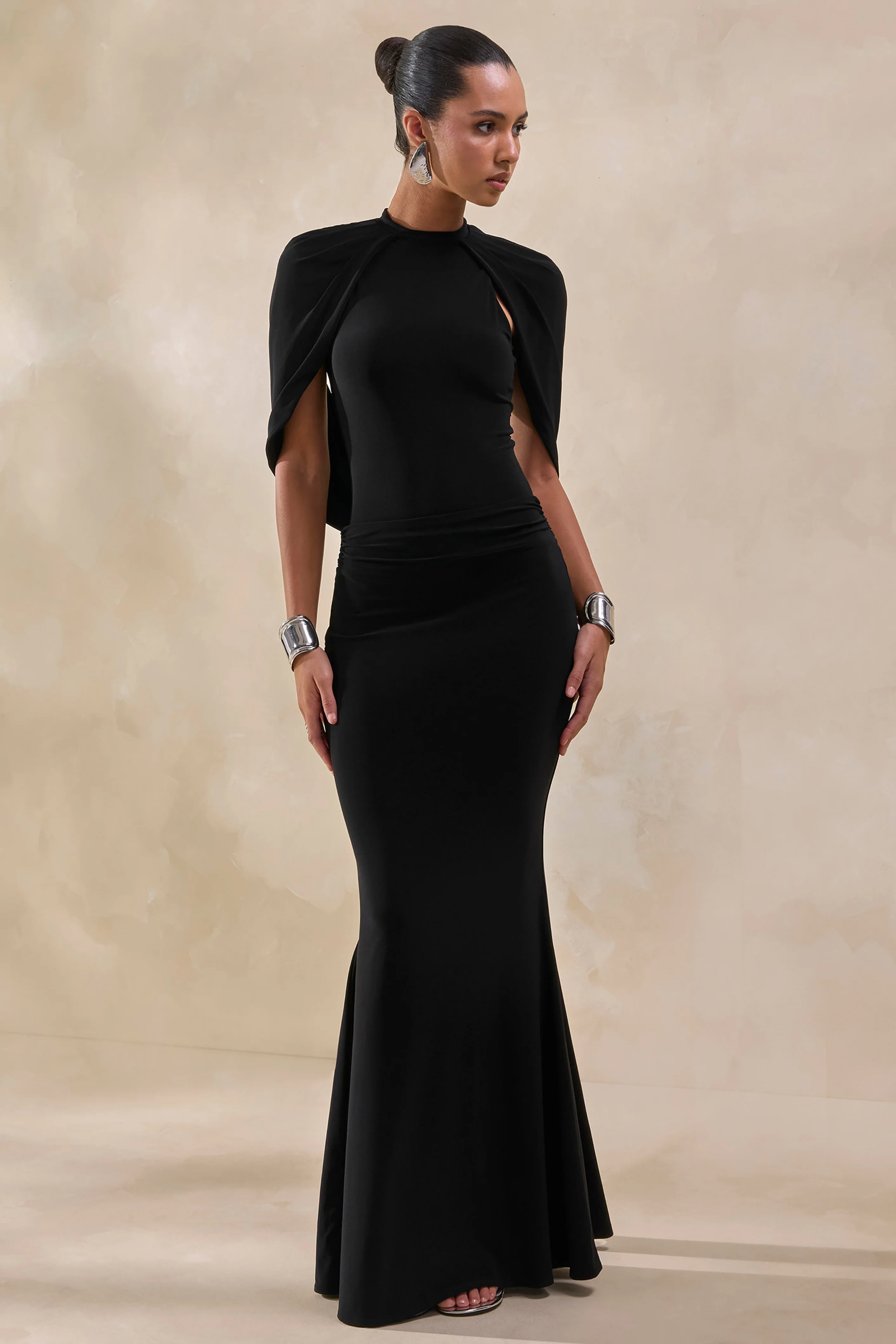 Evonne | Zwarte Ronde Hals Body Met Cape Mouwen - Image 2
