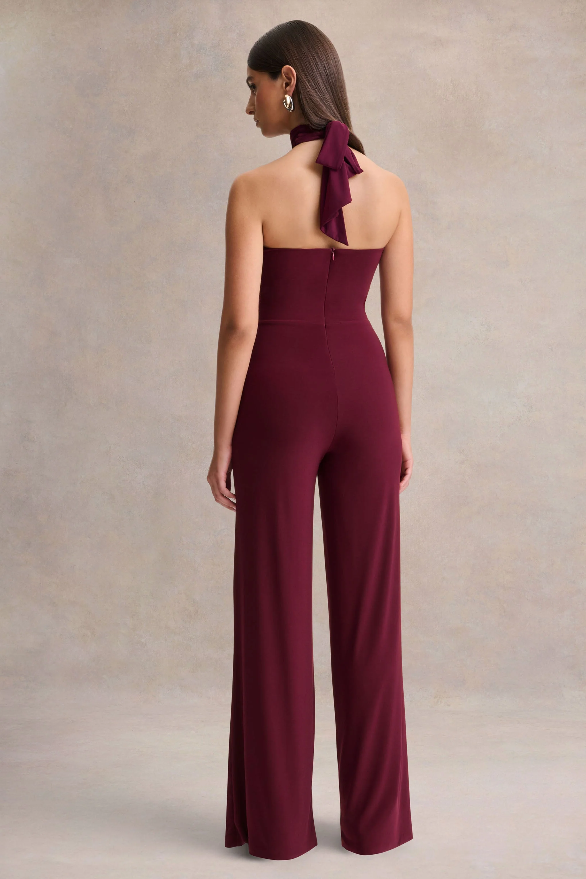Gwen | Bordeaux Hoge Hals Jumpsuit Met Gouden Detail - Image 3