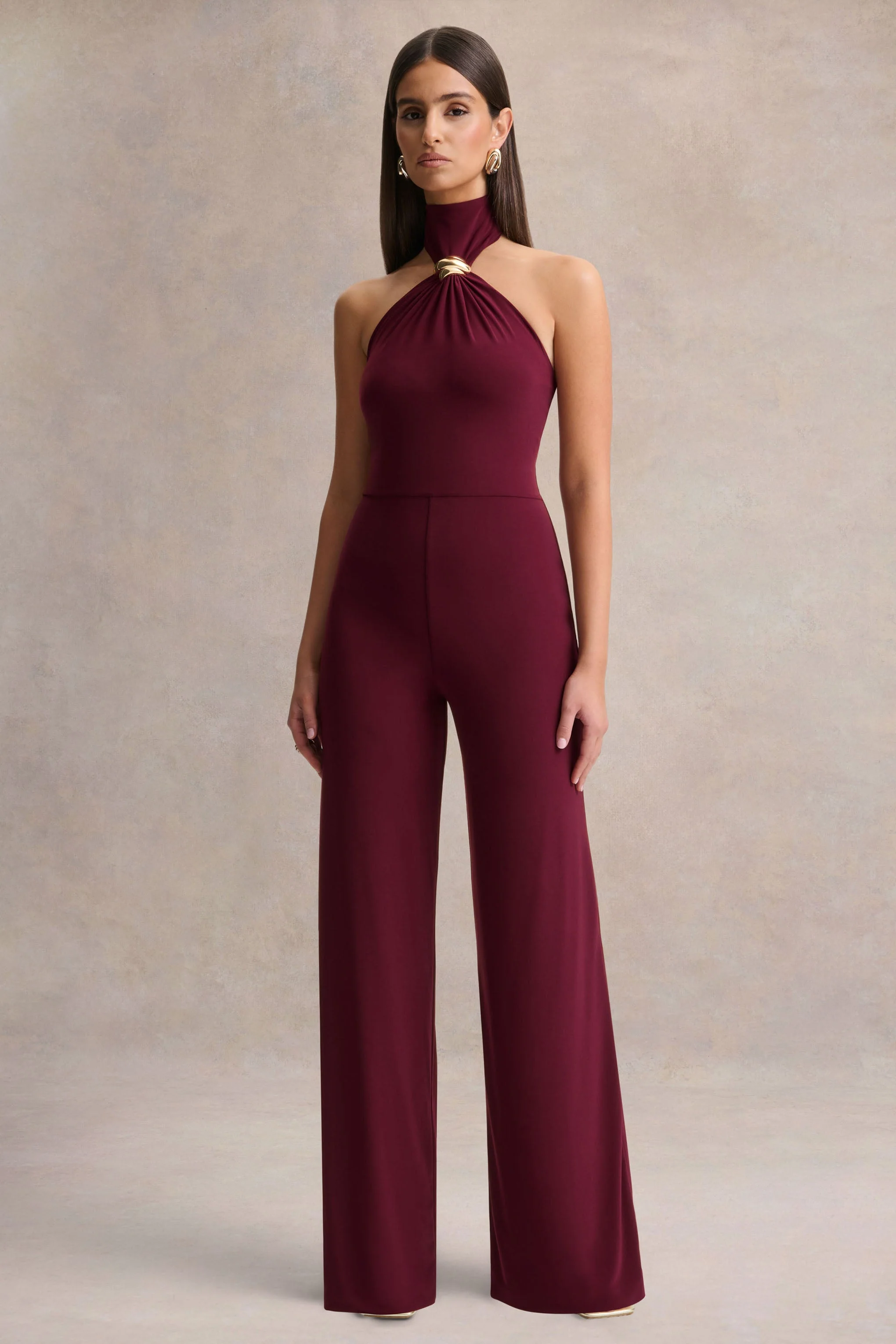 Gwen | Bordeaux Hoge Hals Jumpsuit Met Gouden Detail - Image 5