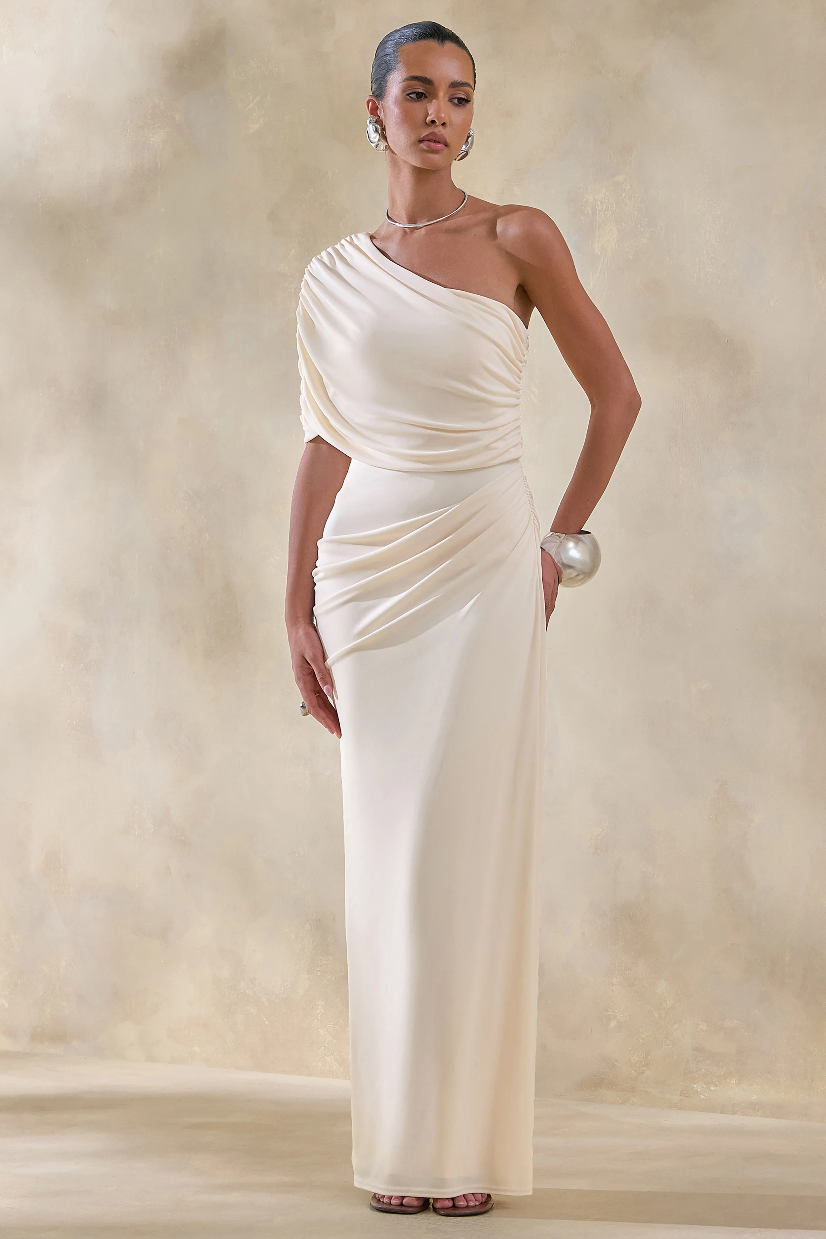 Iberia | Crème Maxi Jurk met Asymmetrische Hals en Draperende Details