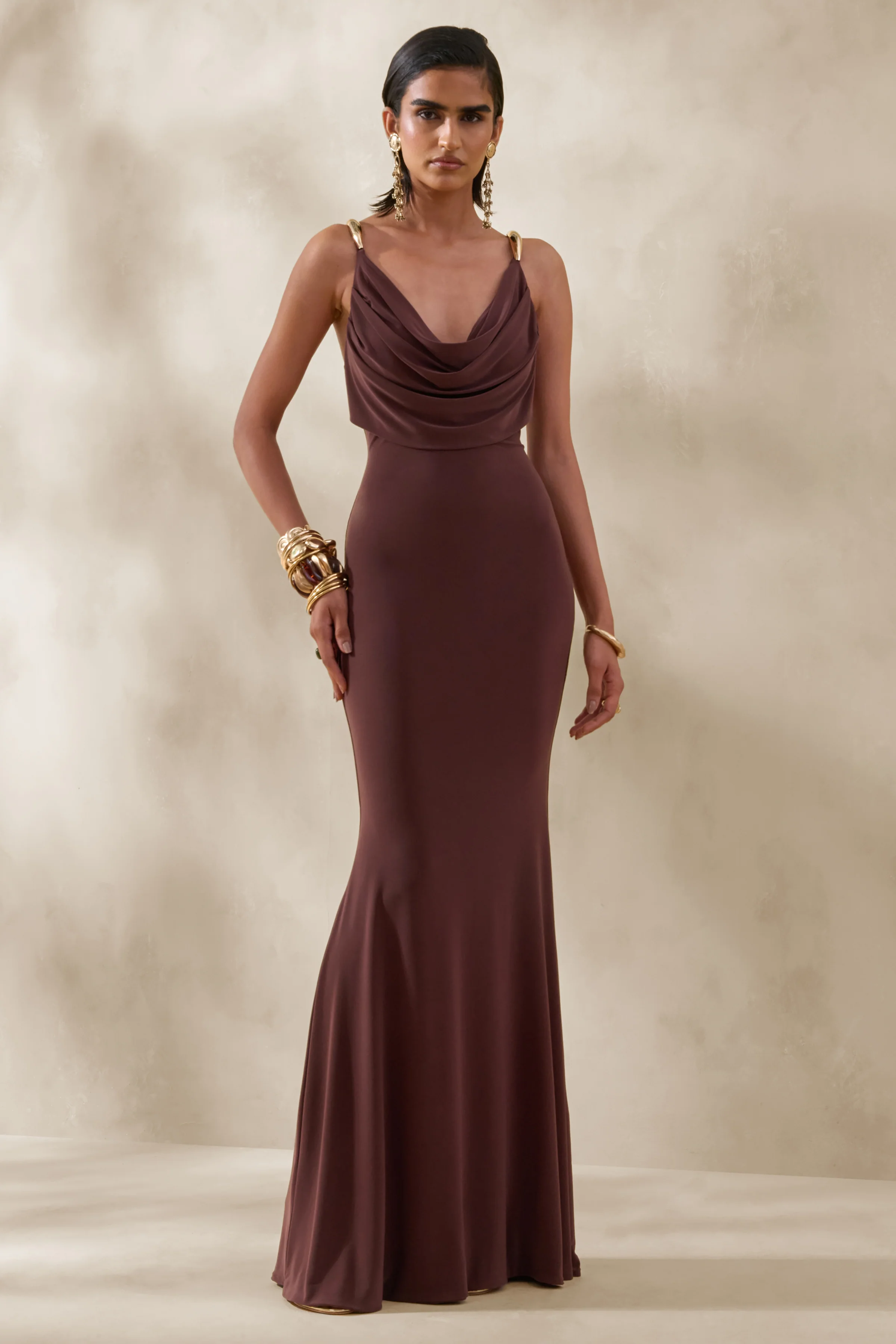 Iridessa | Bruine Diepe V-Hals Maxi Jurk - Image 4