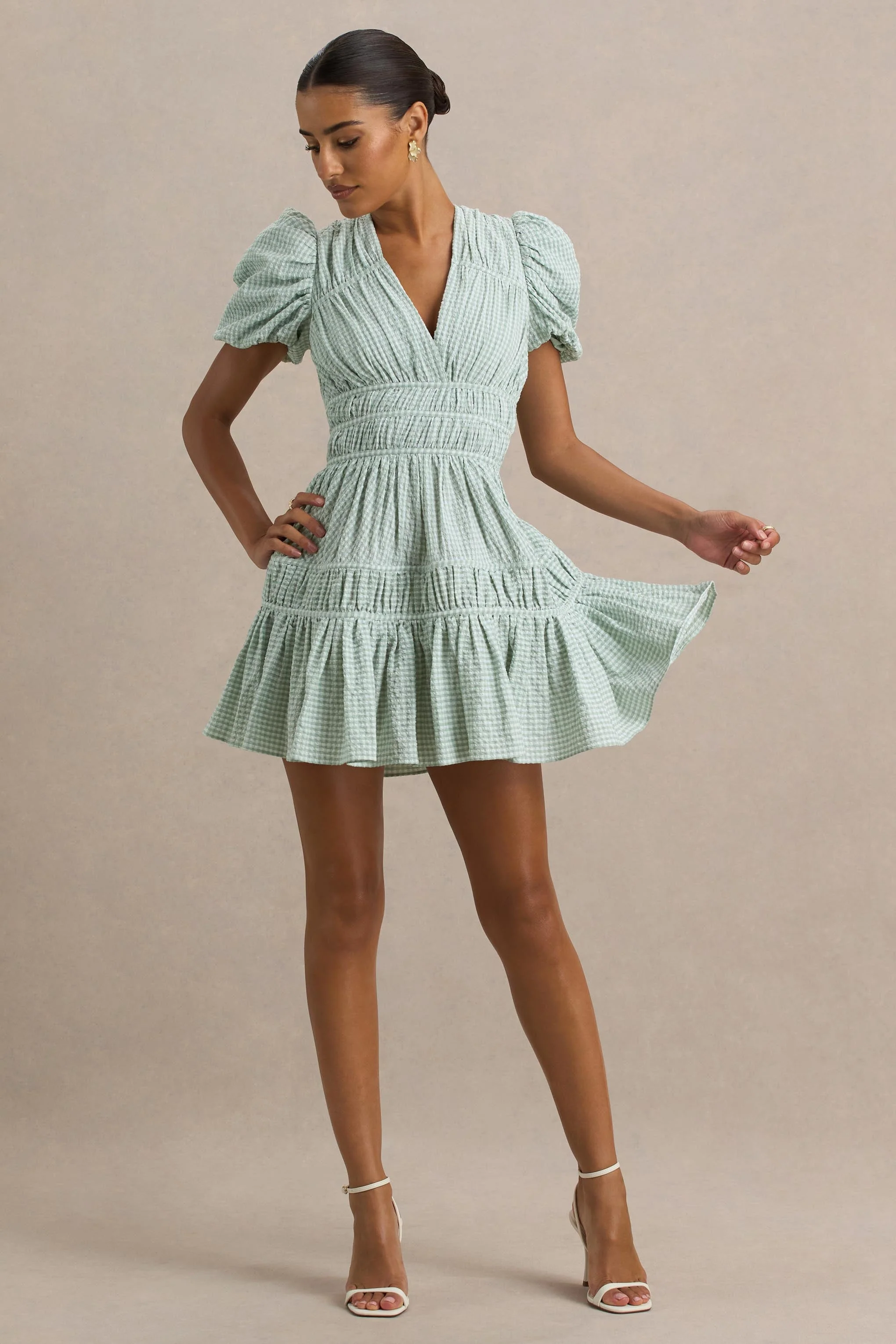 Laurelle | Groene Diepe V-Hals Mini Jurk Met Ruches Detail - Image 3