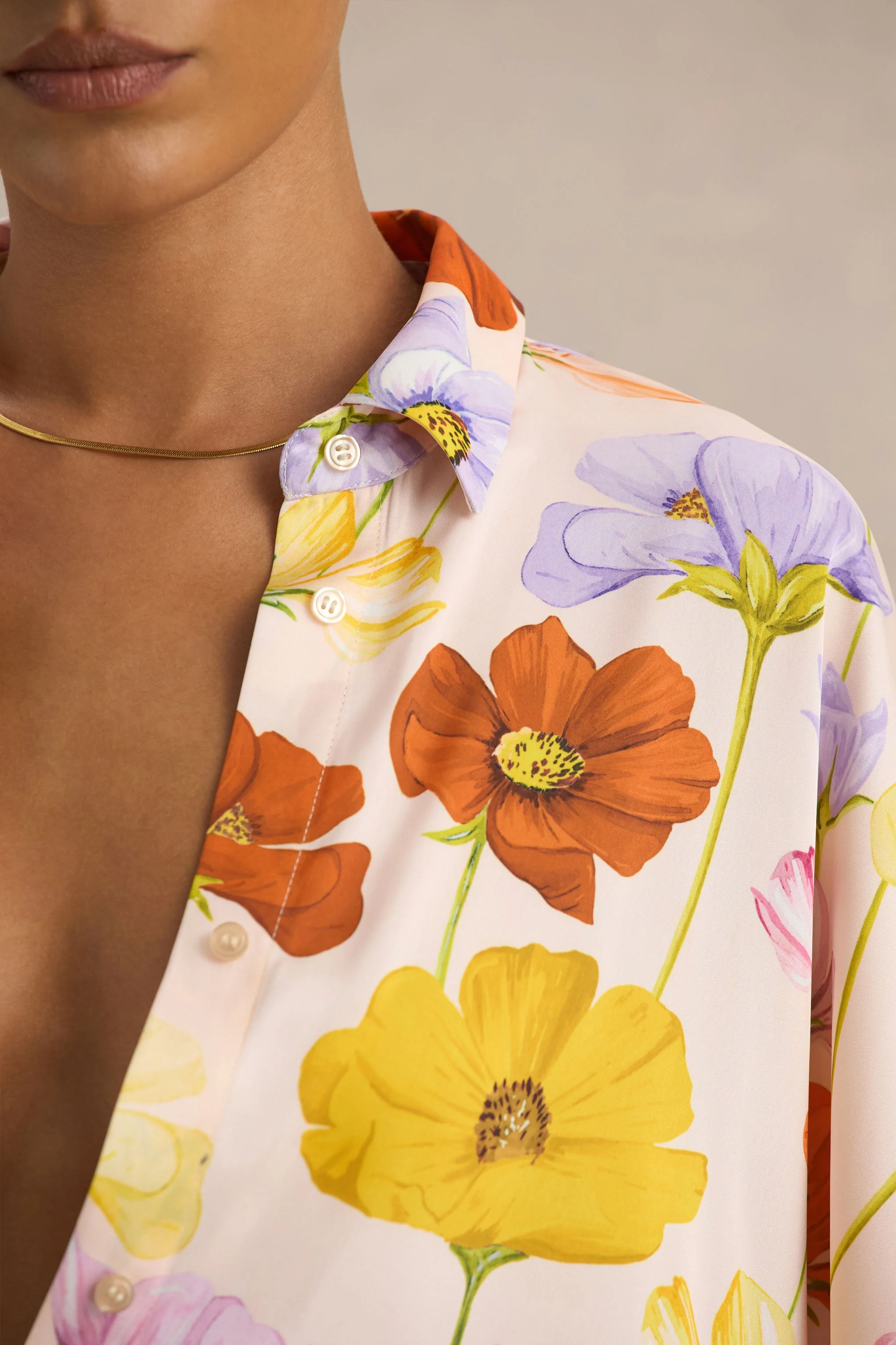 Lolite | Felkleurige Bloemenprint T‑Shirt Met Lange Mouwen - Image 3