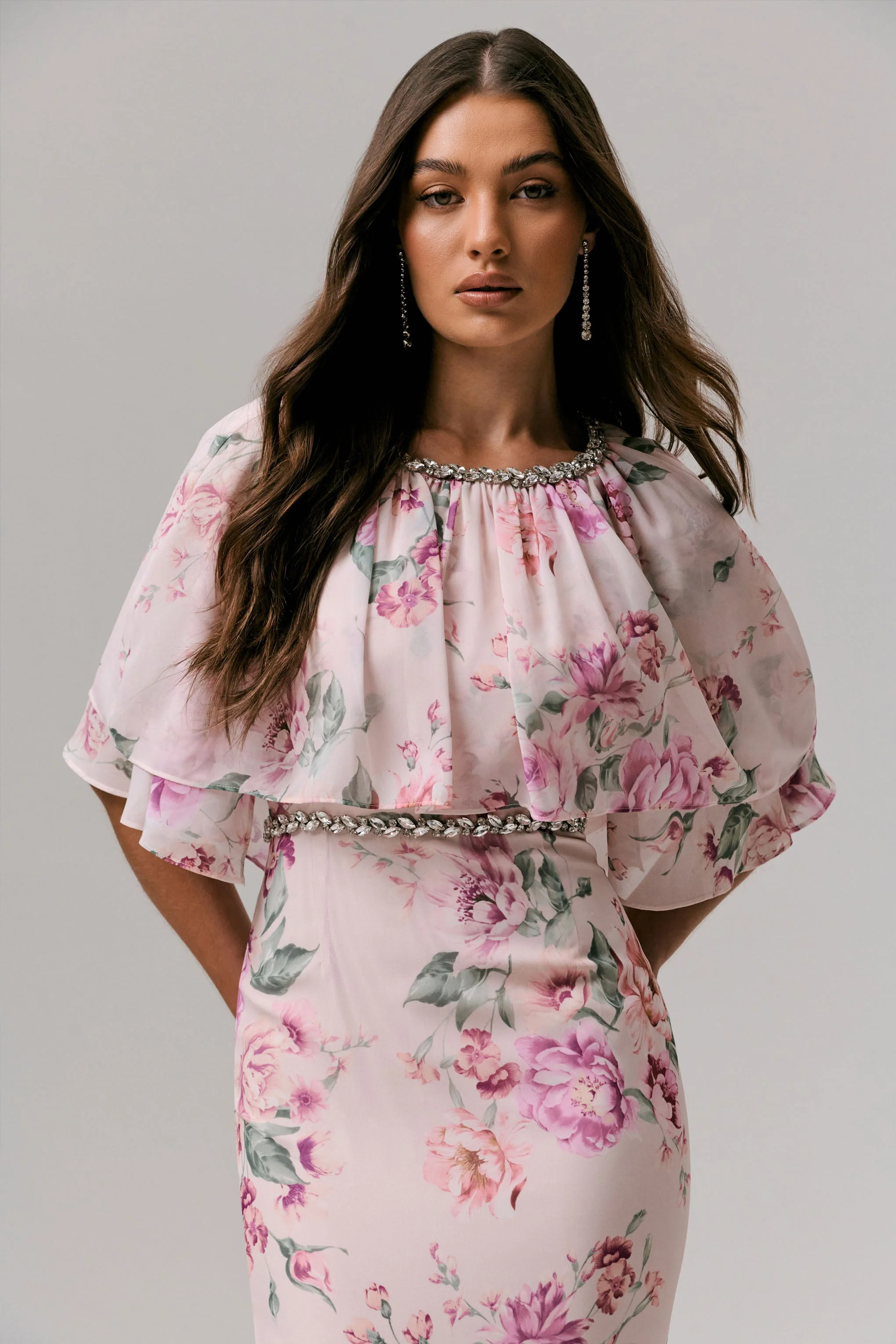 Never Let Go | Roze Bloemenprint Chiffon Maxi Jurk Met Gelaagde Zoom - Image 6