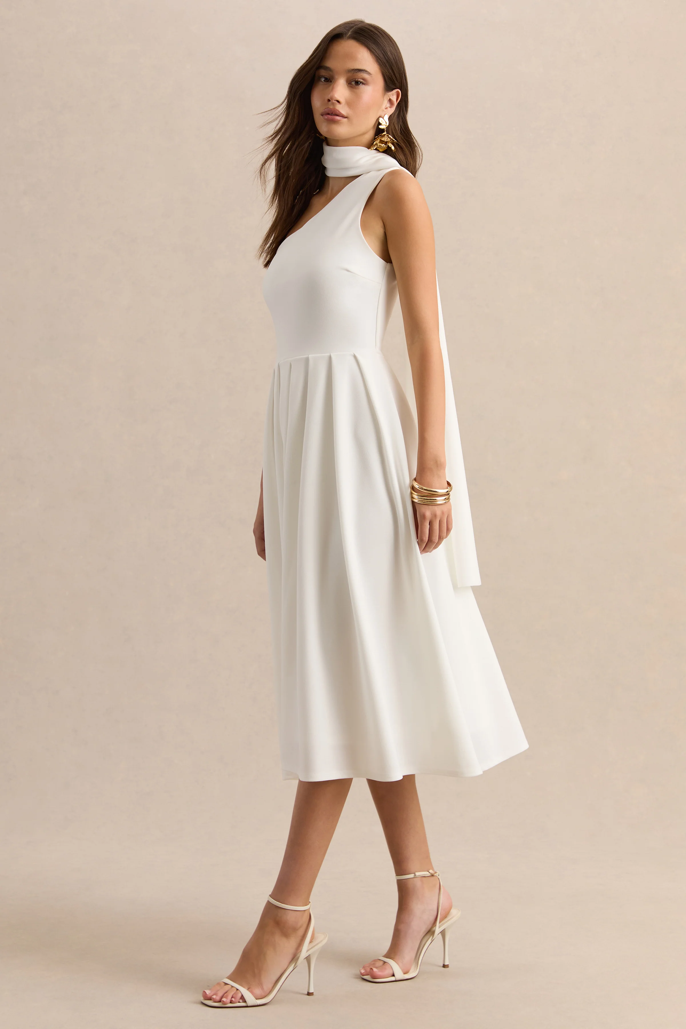 Odette | Witte Asymmetrische Hals Midi Jurk Met Sjaal - Image 4
