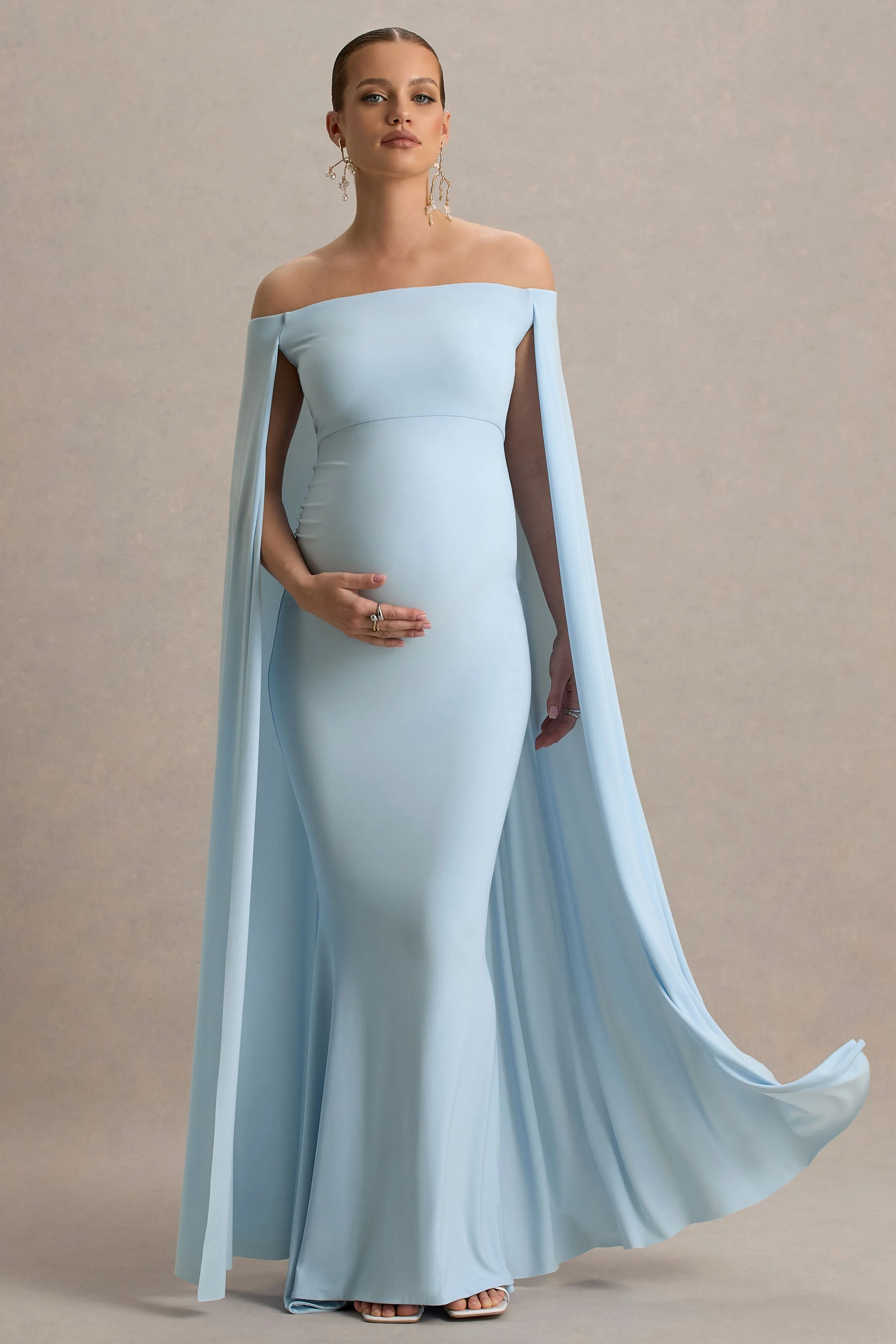 Radiance | Poederblauwe Bardot Zwangerschaps Maxi Jurk Met Cape - Image 4