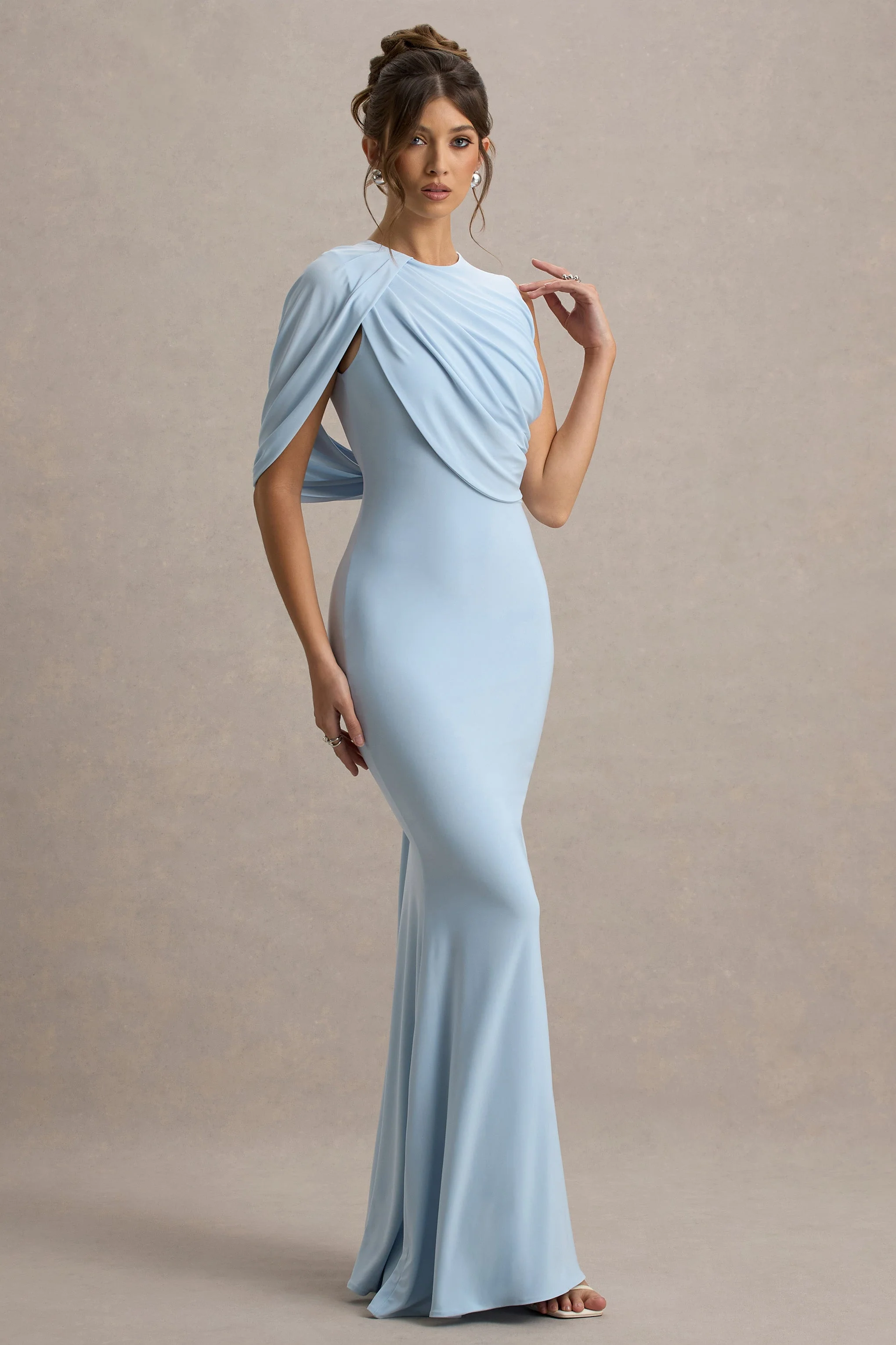 Rae | Poederblauwe Maxi Jurk Met Eén Cape Mouw - Image 5