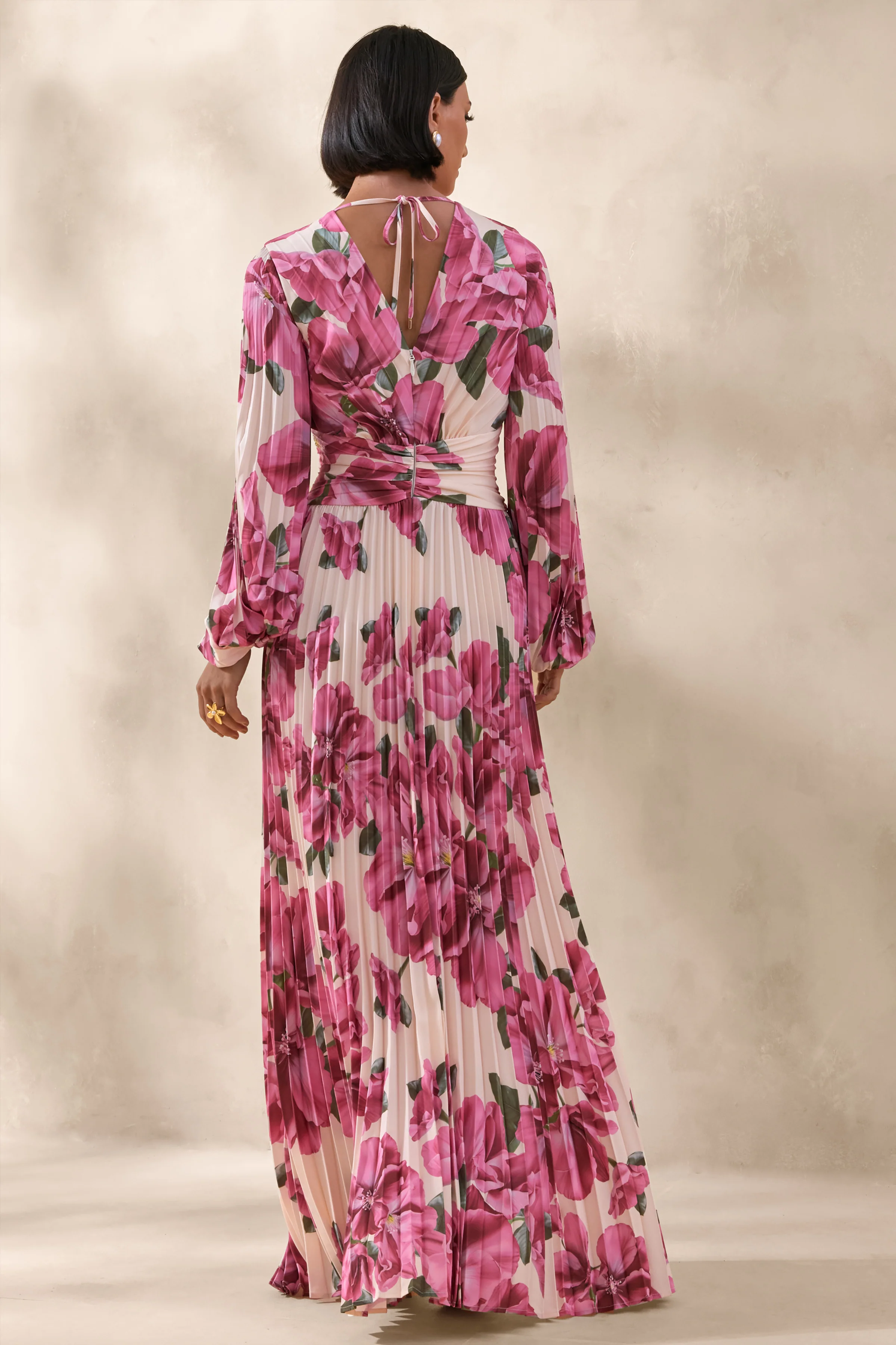 Rionna | Roze Hibiscus Bloemenprint Hoge Hals Maxi Jurk Met Cut-Out Details - Image 3