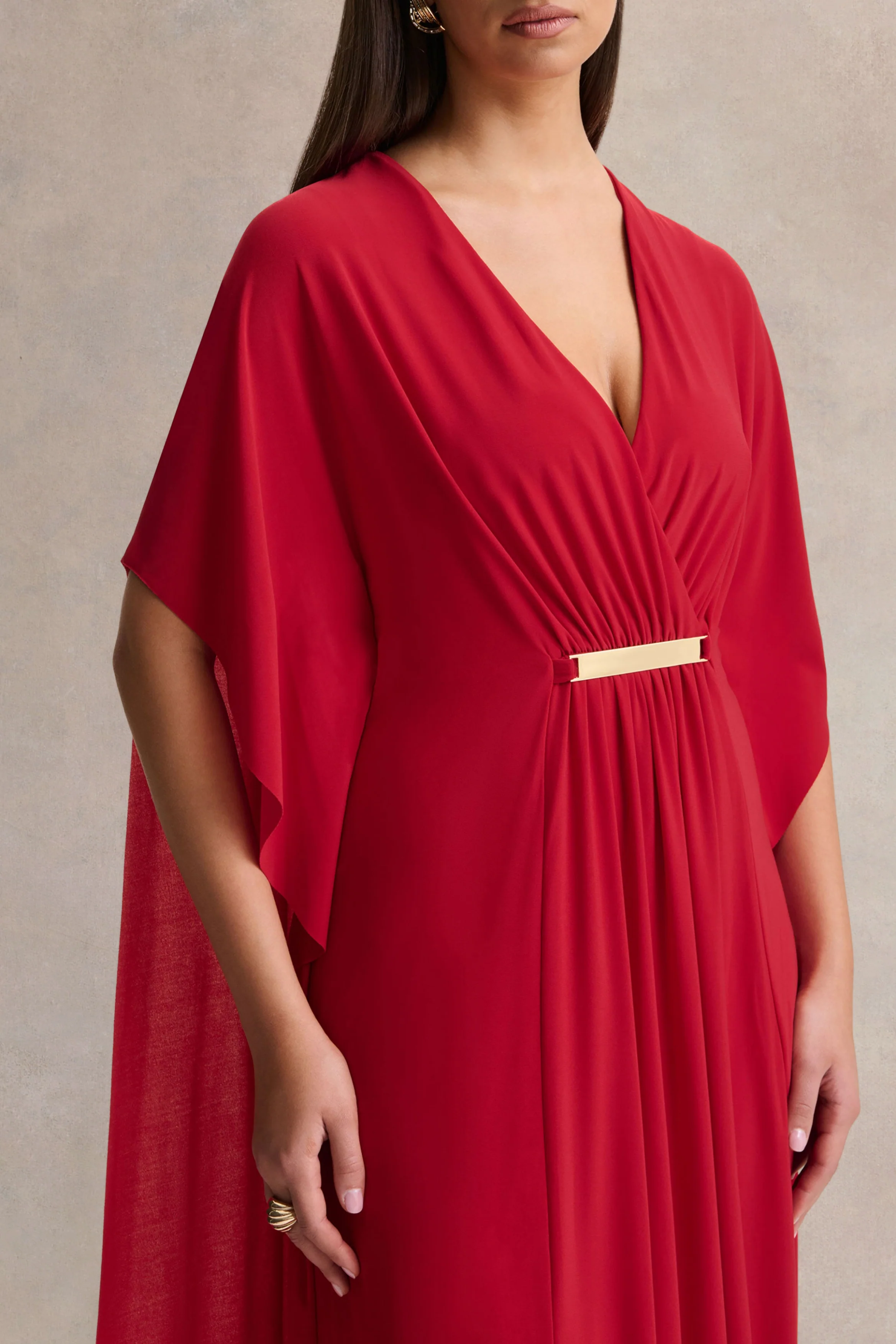 Romilly | Rode Diepe V-Hals Maxi Jurk met Gerimpelde Details - Image 3