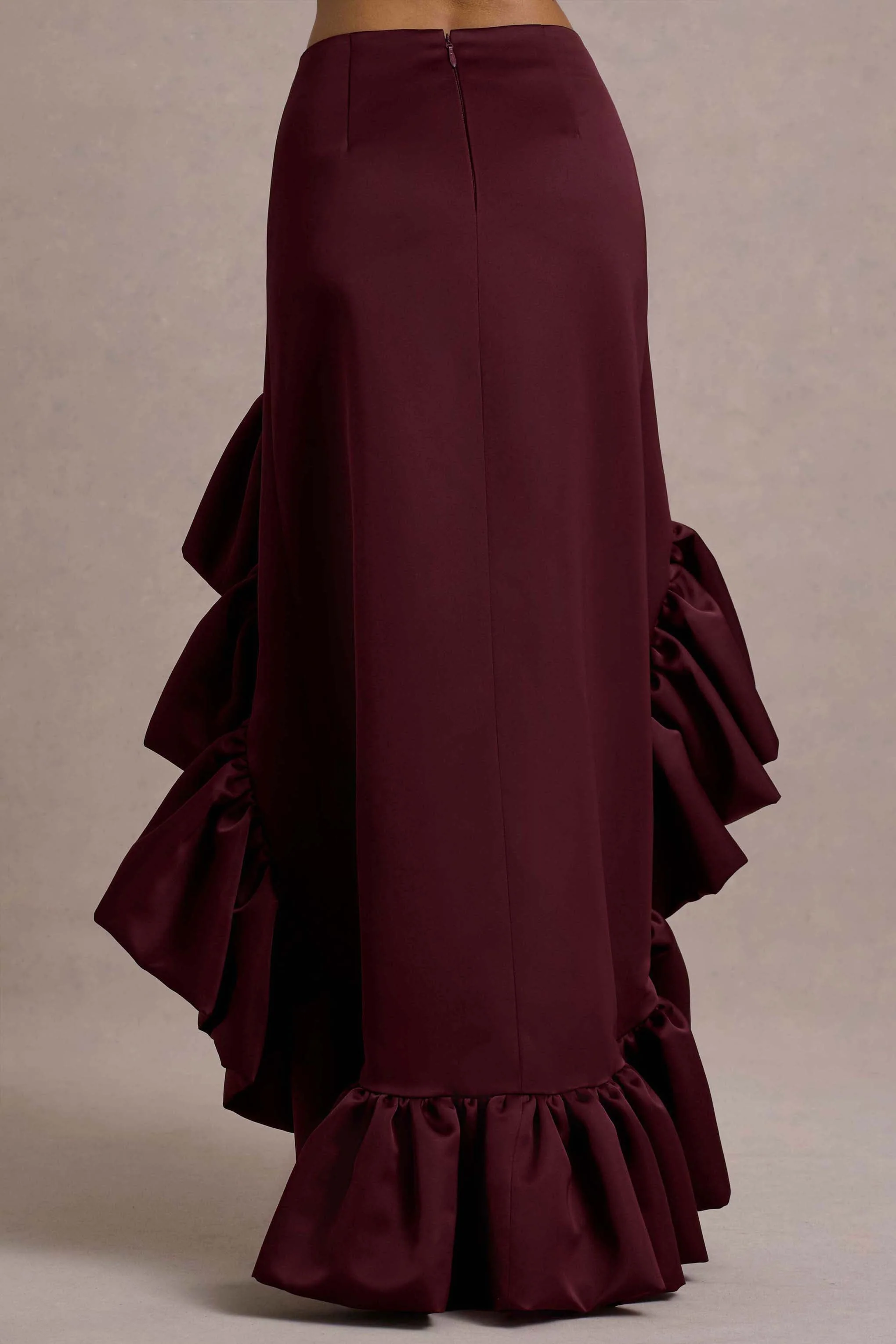 Ruby | Merlot Satijnen Maxi Rok Met Hoog-Lage Hem - Image 4