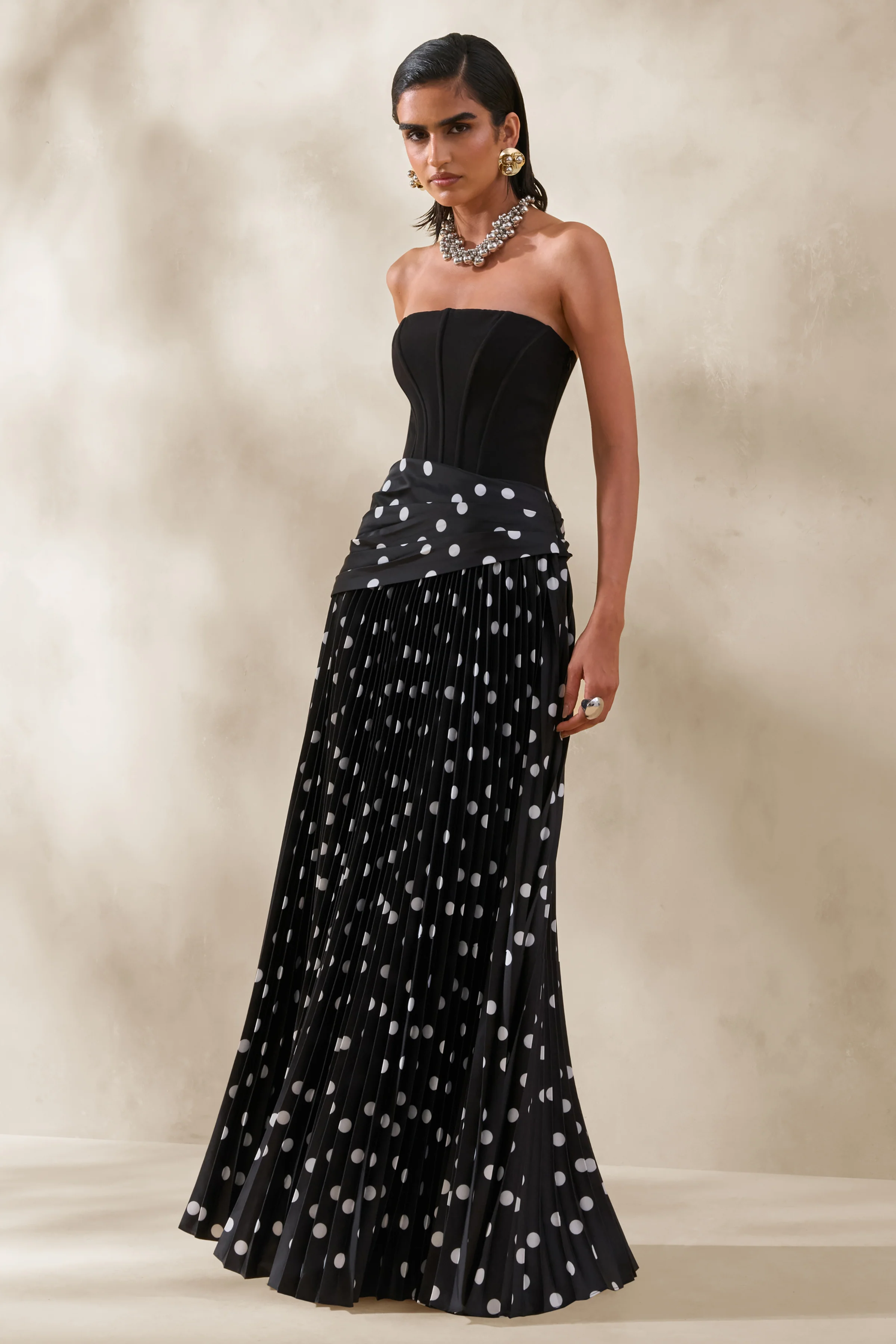 Valerisse | Zwart-Witte Stippen Print Bandeau Maxi Jurk - Image 5