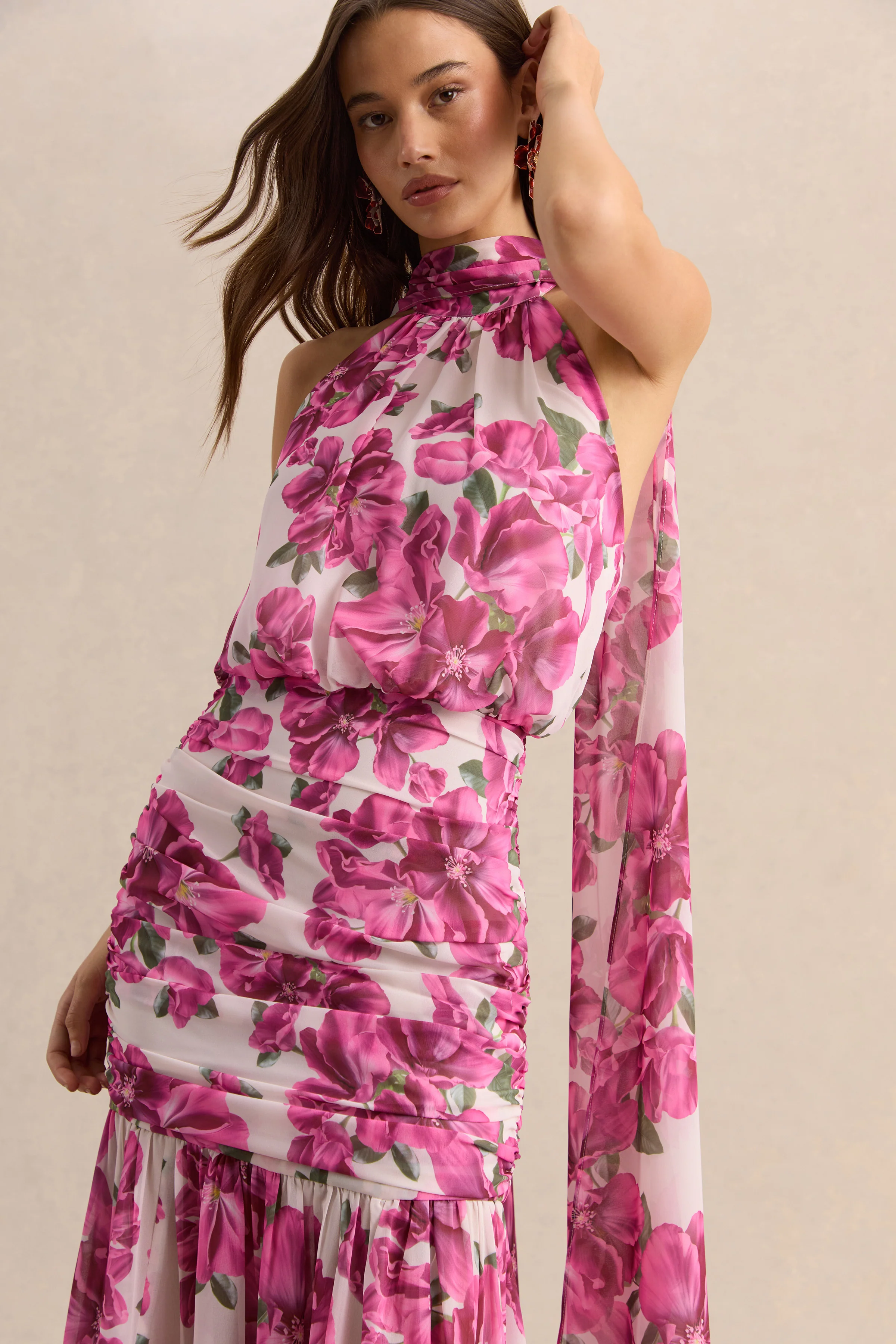 Veronique | Roze Hibiscus Bloemenprint Maxi Jurk Met Halternek - Image 3