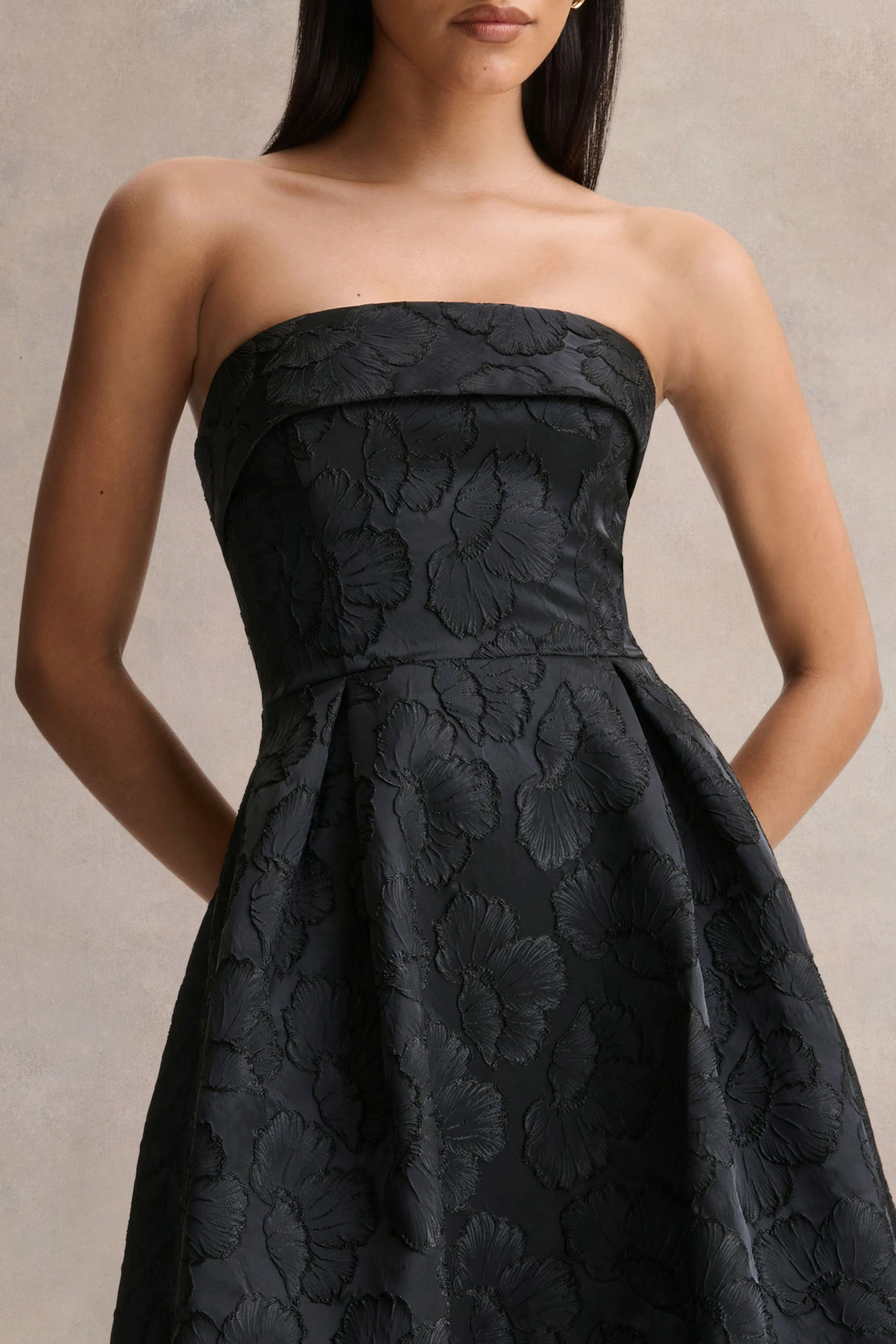 Zuma | Zwarte Metallic Jacquard Strapless Midi Jurk - Image 3